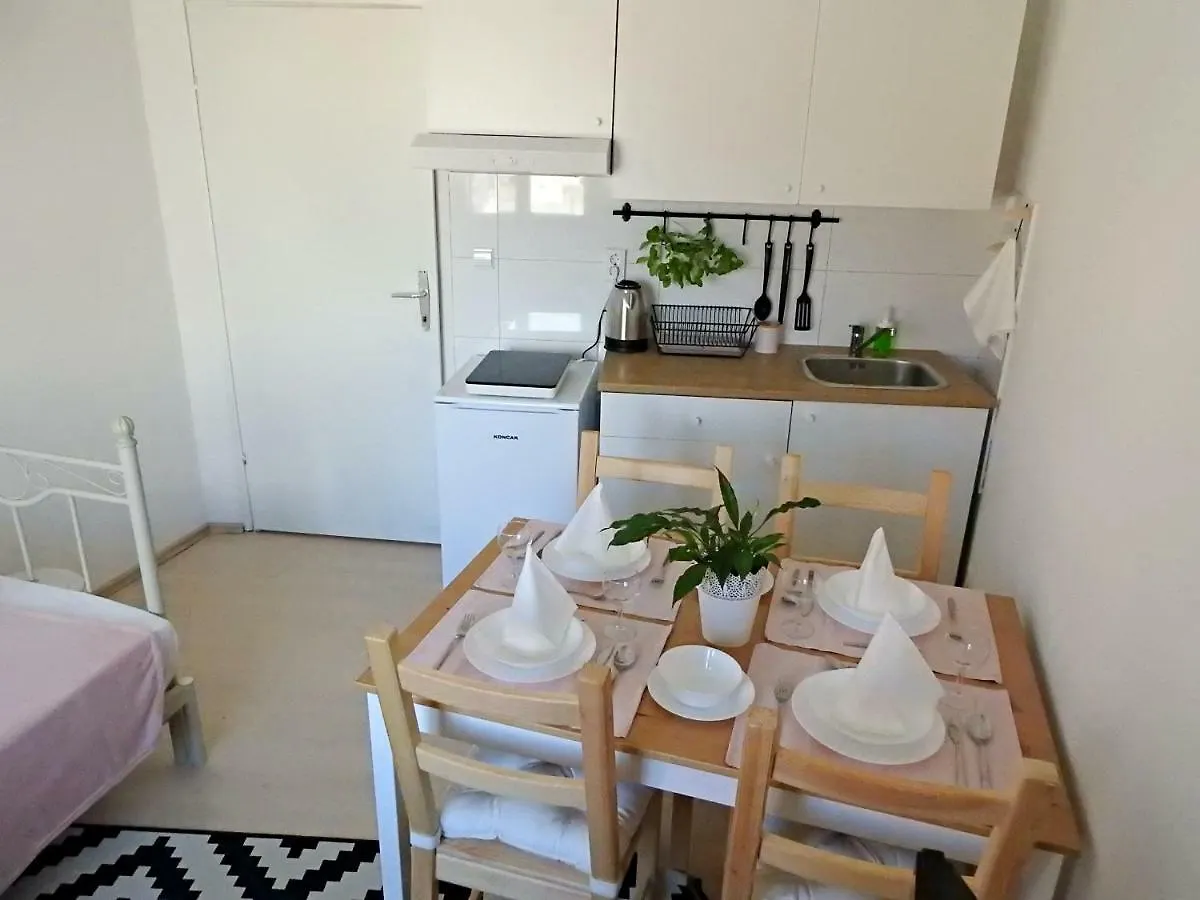 Apartment Antonela Slatine 0*,  Croatia