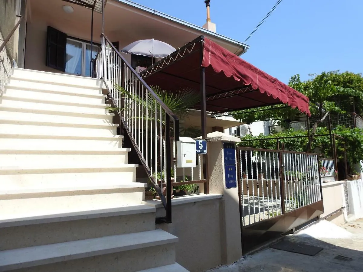 Apartment Antonela Slatine Croatia